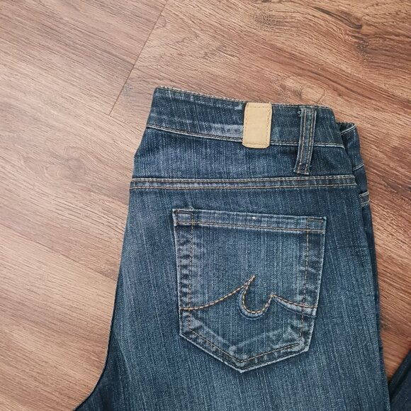 Maurices Molli Flared Jeans womens Sz 9/10 Dark Blue Demin Embroidered 32 x 32 - Picture 2 of 6